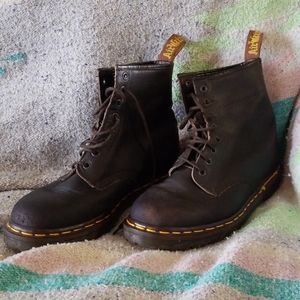 Dr Martens boots 1460
